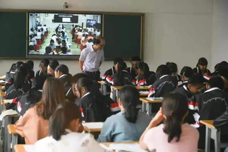 2014年,我校研究生支教团开始到鲁史中学支教,截至去年已经有7届24人.